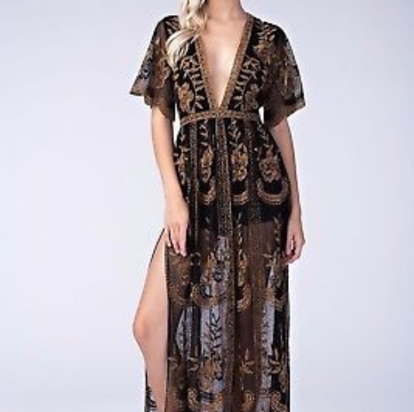 Honey Punch Dresses & Skirts - Honey Punch- Maxi Dress